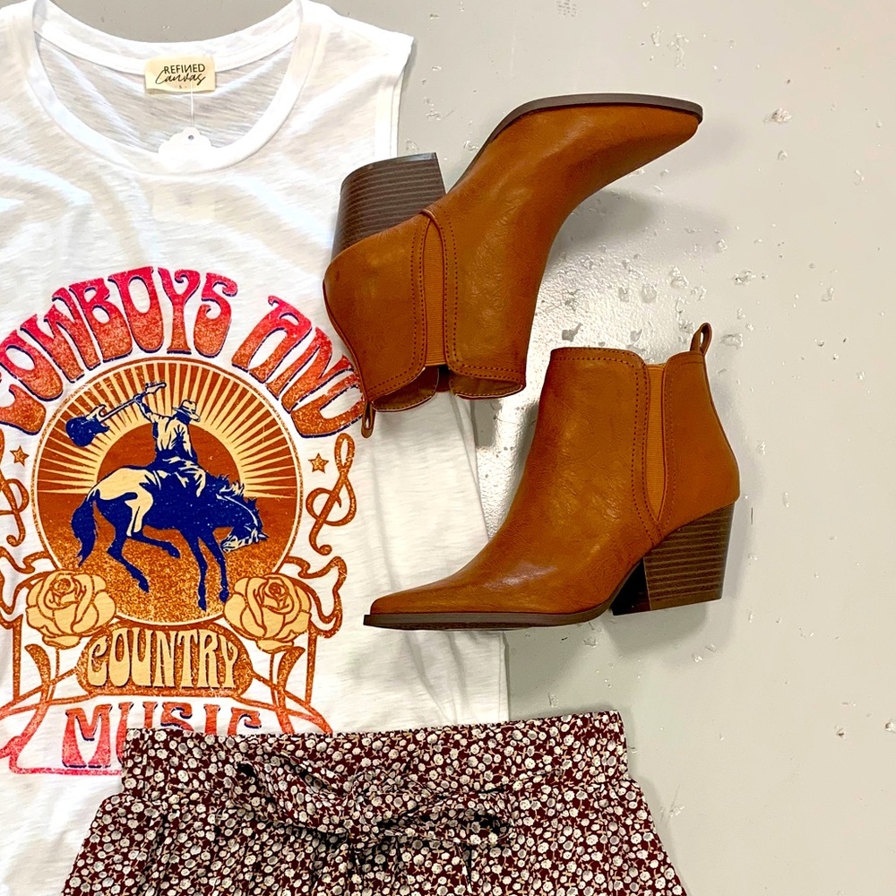 Cognac booties from Qupid belong in your closet!
